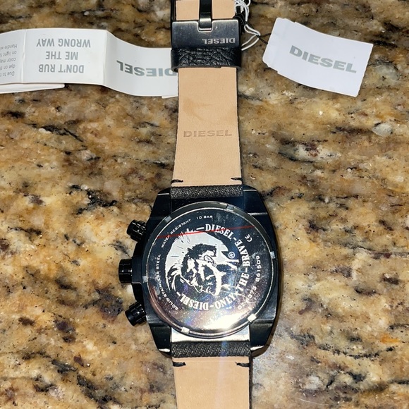 DIESEL WATCH - Picture 3 of 3